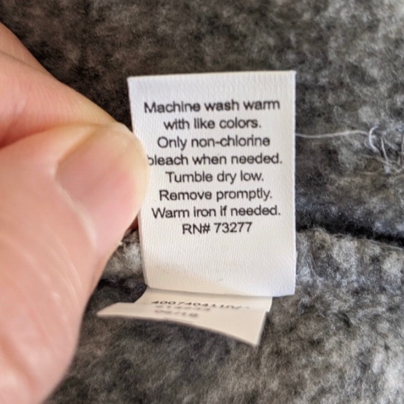 *NWT* Zip-up Gray Fleece Jacket w/ Pockets 18M - Picture 8 of 8